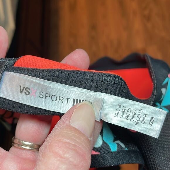 VSX Sport, neon, geometric, Victoria’s Secret Sports Bra, 32DD - Picture 7 of 7